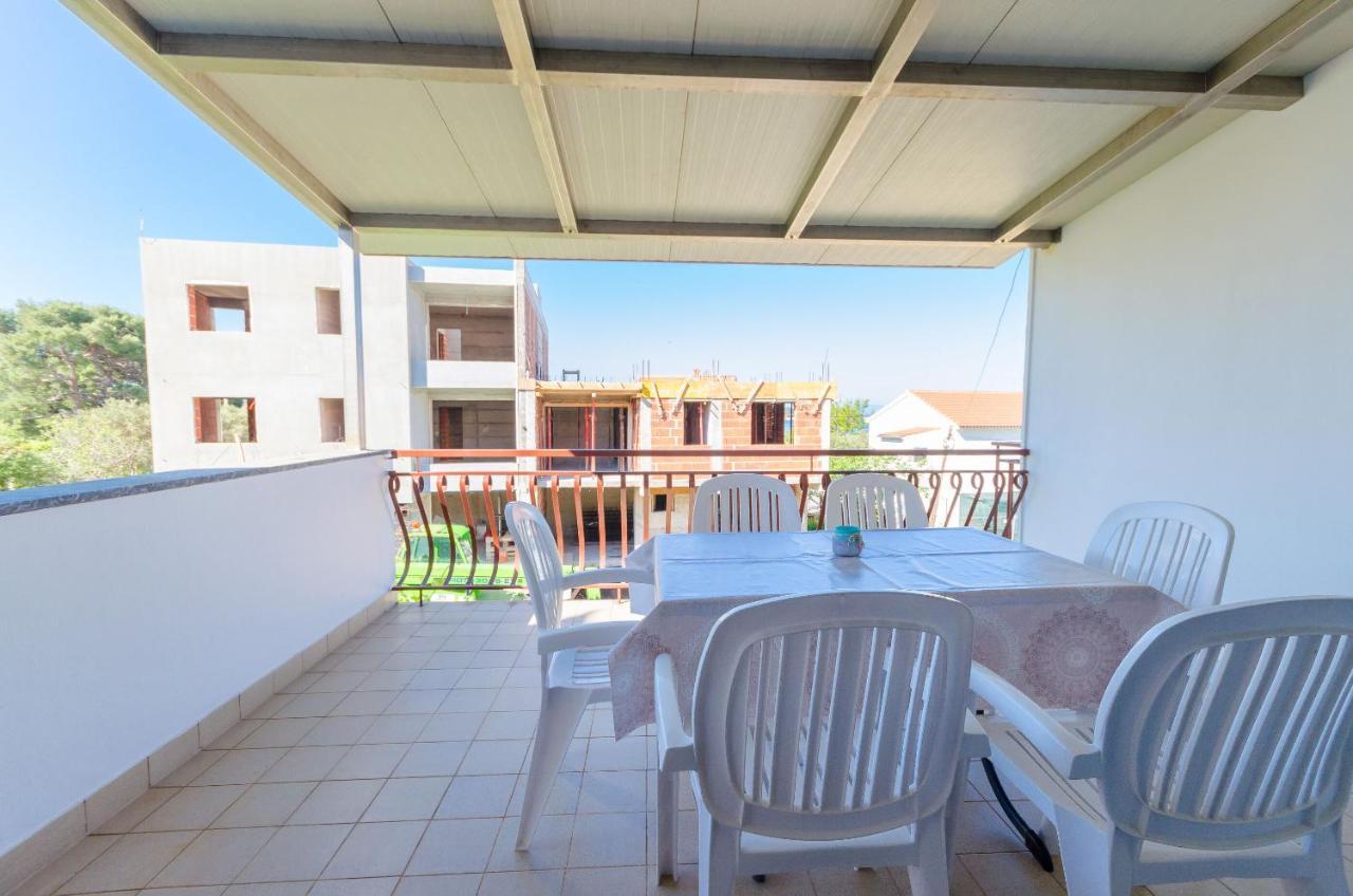 Apartments Slavica R Banjol Eksteriør billede