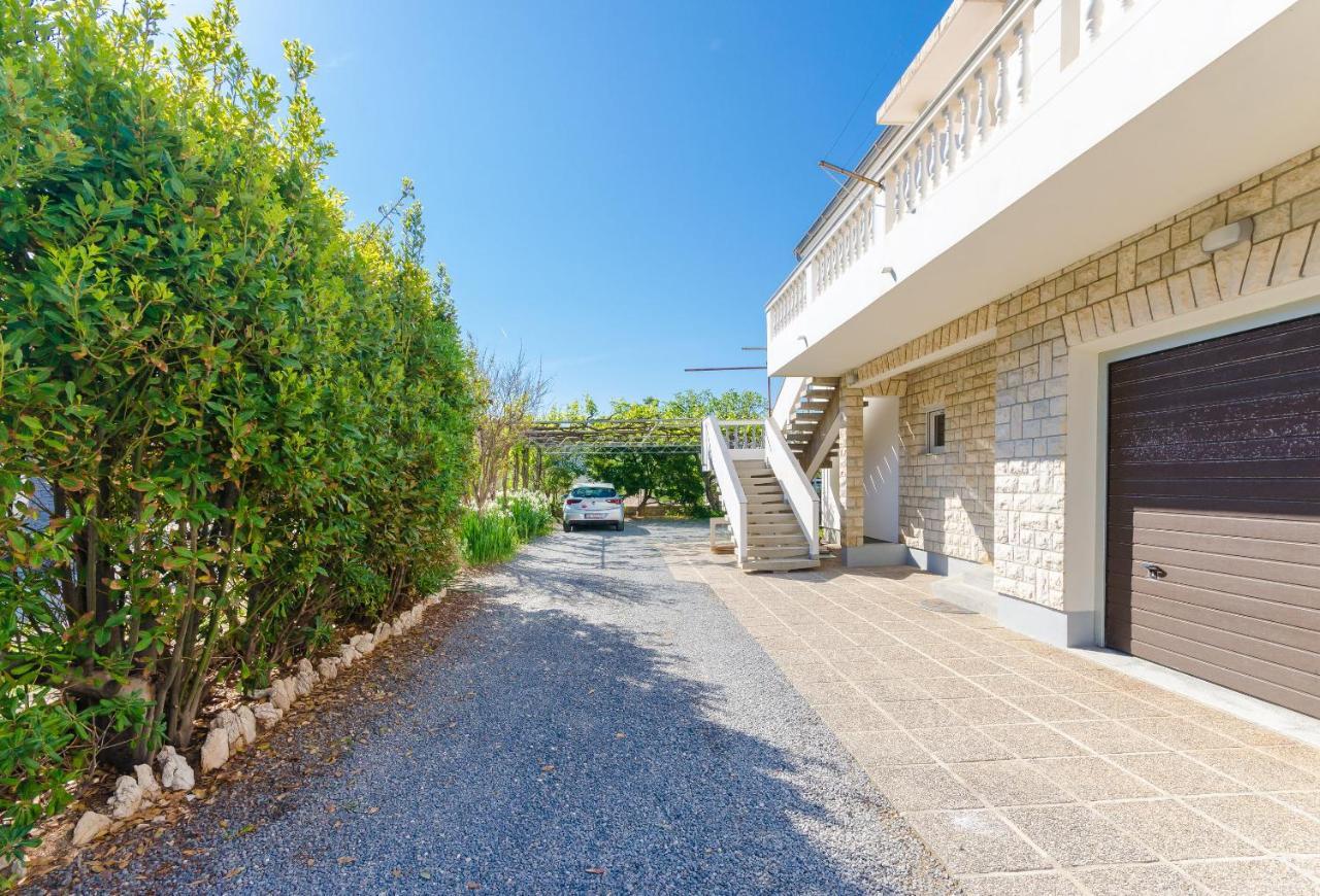 Apartments Slavica R Banjol Eksteriør billede