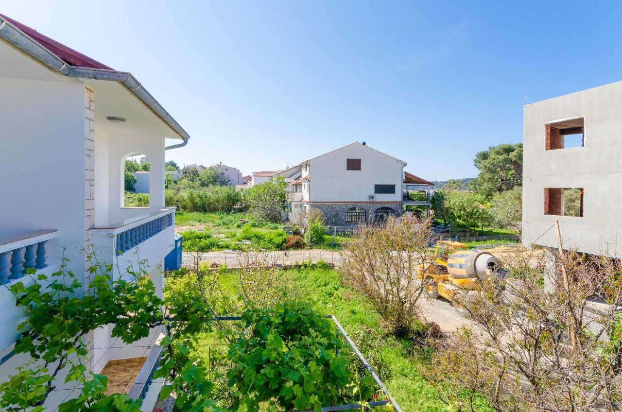 Apartments Slavica R Banjol Eksteriør billede