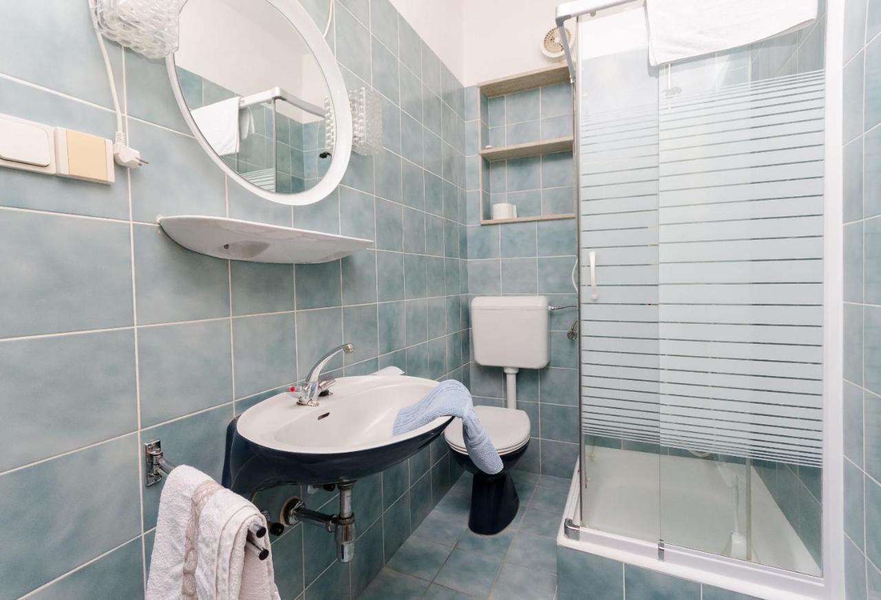 Apartments Slavica R Banjol Eksteriør billede