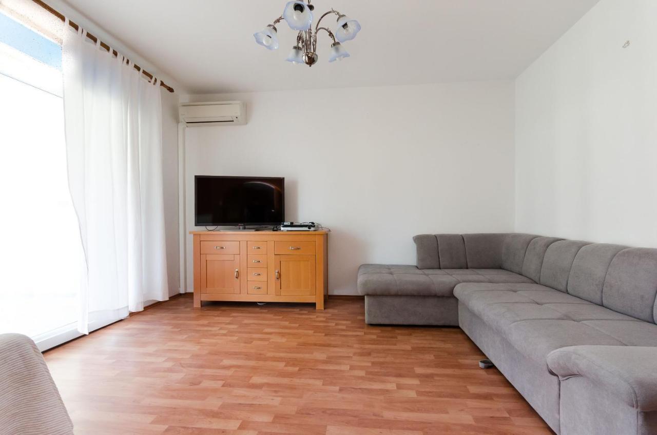 Apartments Slavica R Banjol Eksteriør billede