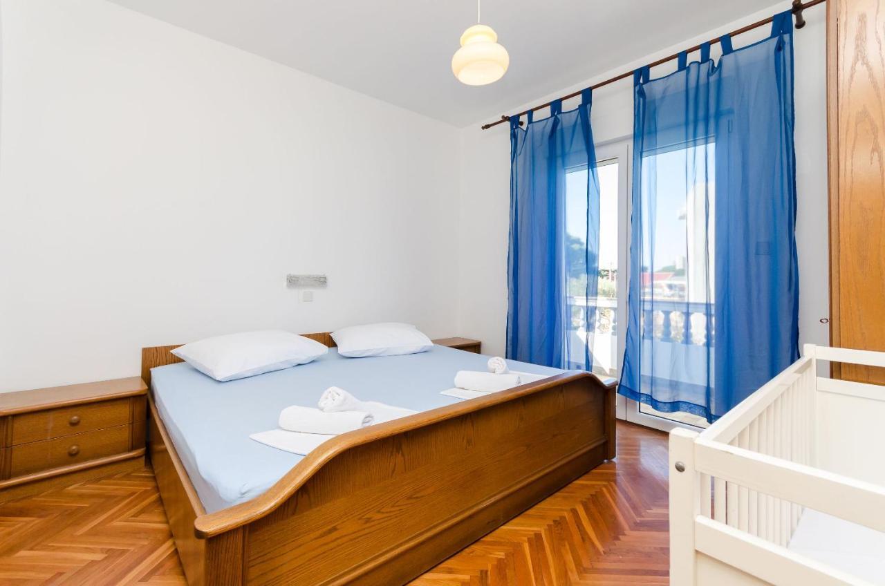 Apartments Slavica R Banjol Eksteriør billede
