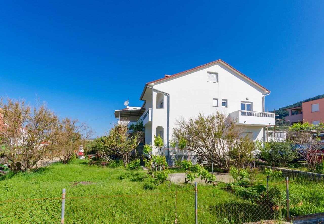 Apartments Slavica R Banjol Eksteriør billede