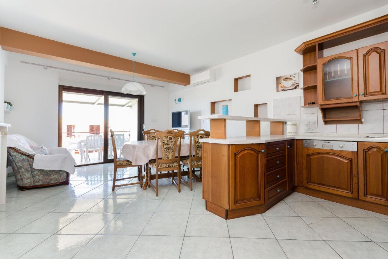 Apartments Slavica R Banjol Eksteriør billede