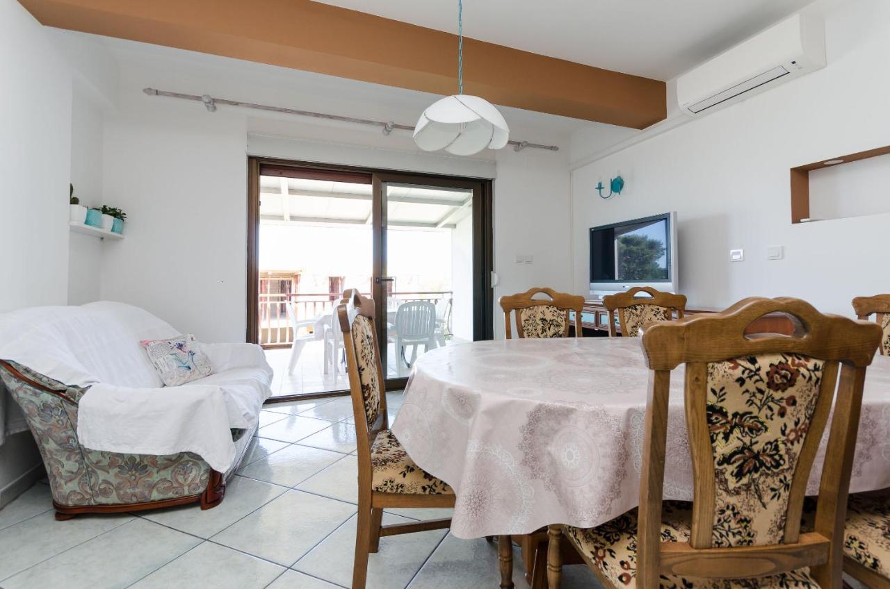 Apartments Slavica R Banjol Eksteriør billede
