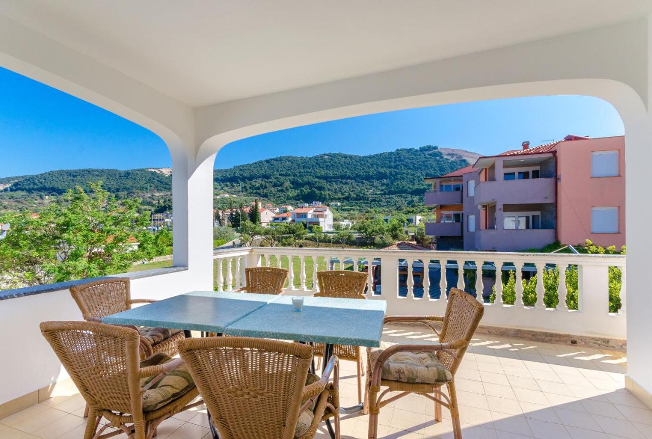 Apartments Slavica R Banjol Eksteriør billede