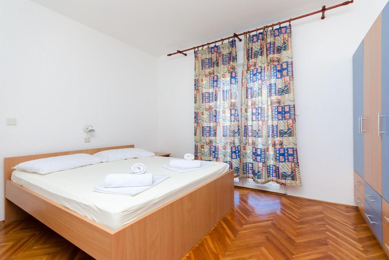 Apartments Slavica R Banjol Eksteriør billede