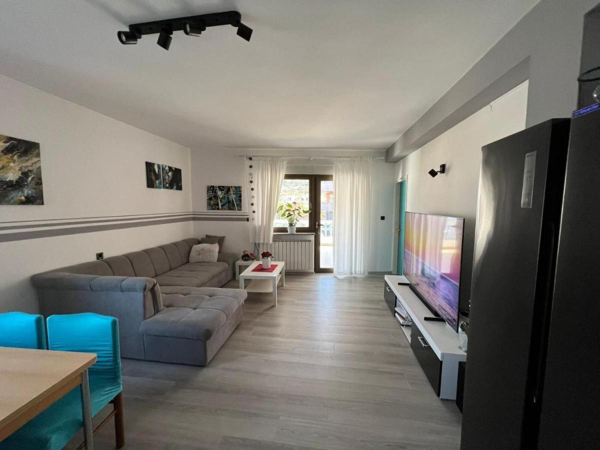 Apartments Slavica R Banjol Eksteriør billede